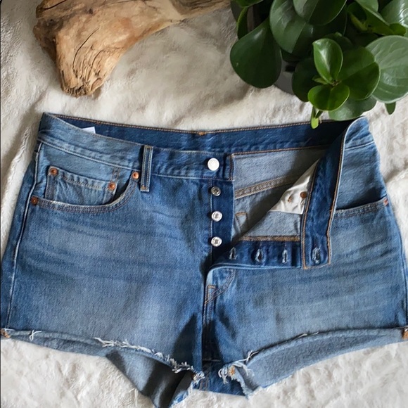 Levi’s 501 shorts, Size 32 - Picture 3 of 5